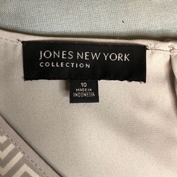 Jones New York Gray & White Chevron Tank - Picture 3 of 5
